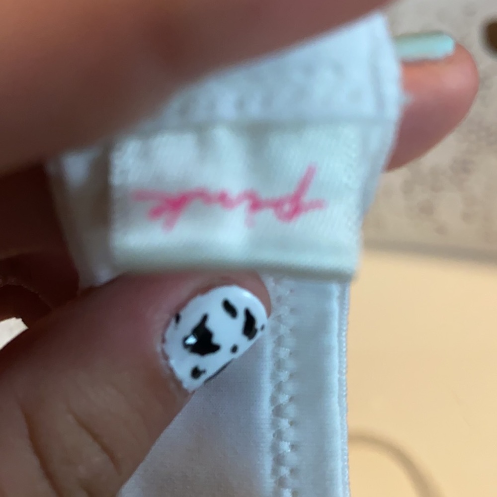 Pink bra - Picture 3 of 5